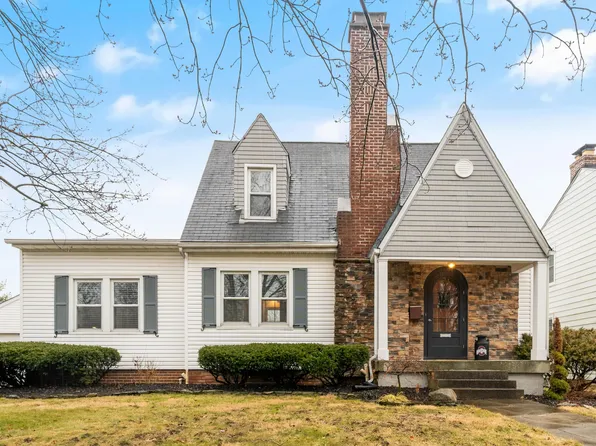 860 Chelsea Ave, Bexley, OH 43209
