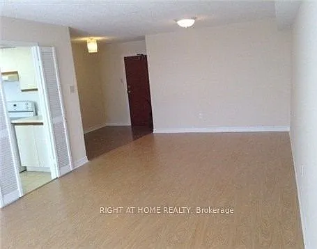 5460 Yonge St #404 — Photo 3