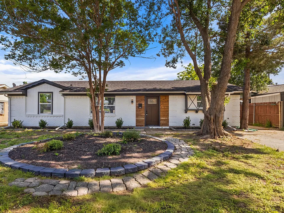 3022 Valwood Pkwy