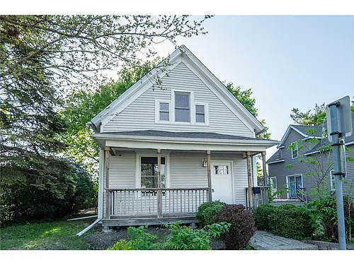 1602 Johnson St NE Photo 1