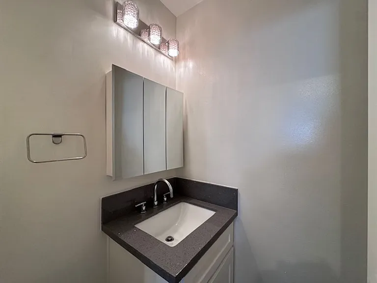 1309 E Appleton St — Photo 16