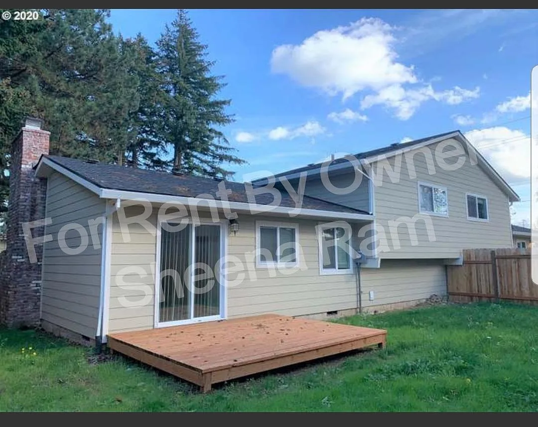 2417 SE 130th Ave — Photo 2