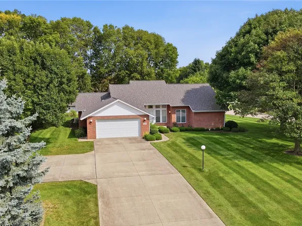 9425 N Brenrick Dr, Piqua, OH 45356