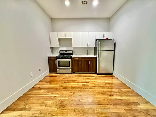 Rented by ERNY LLC | media 4