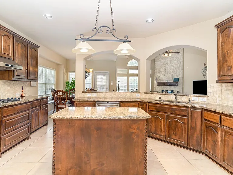 12060 Grandview Dr — Photo 7