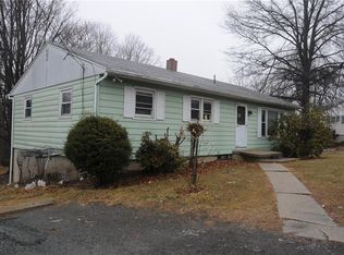 3 Hillcrest Dr, Middletown, NY 10940