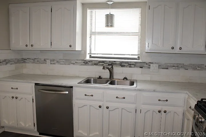 14633 S Xenophon Ave — Photo 7