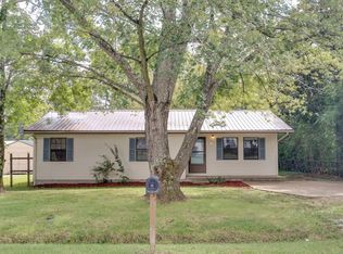 630 Thomas Ave, Hohenwald, TN 38462