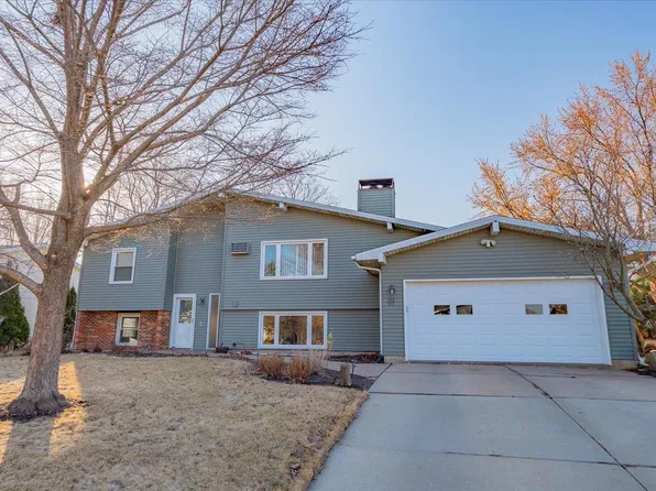 211-213 Tower Drive, Sun Prairie, WI 53590