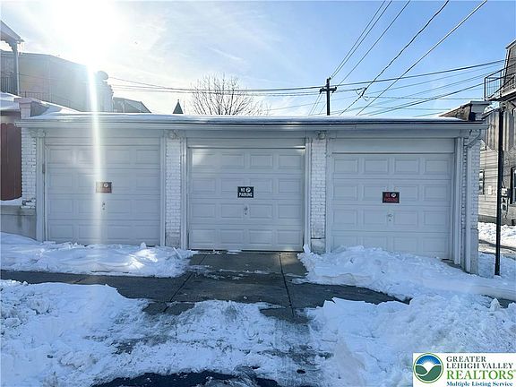 4th image of 1301 Chew St
