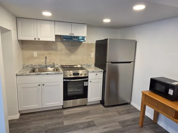 14 Renown St #A, Lake Grove, NY 11755
