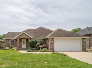 3476 W Sagamont St, Springfield, MO 65807
