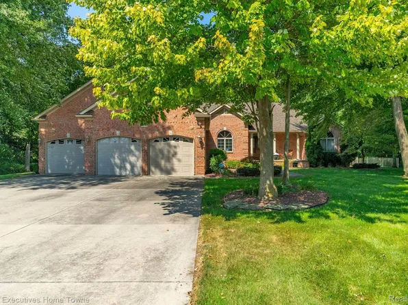 3191 Blackheath Ct, Port Huron, MI 48060