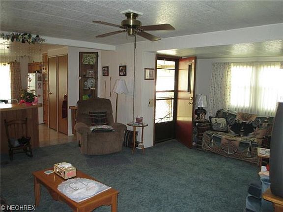 3rd image of 33 Parkway Dr #33