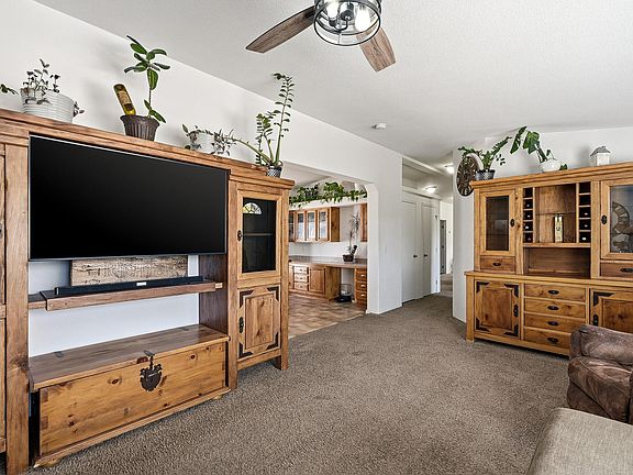 5th image of 1637 E Midvalley Rd