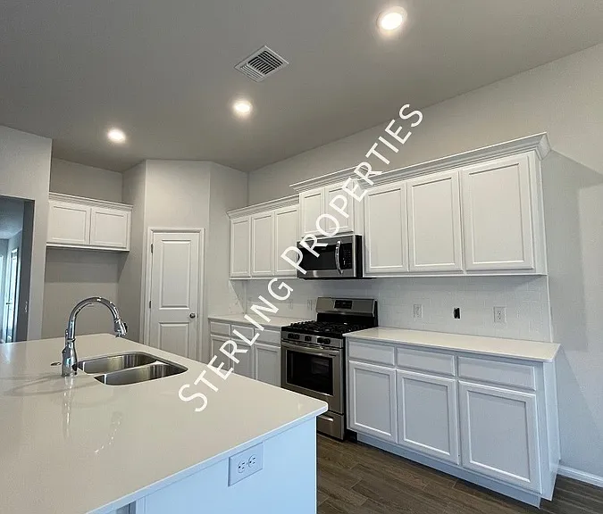 17629 Nantucket Ave — Photo 3