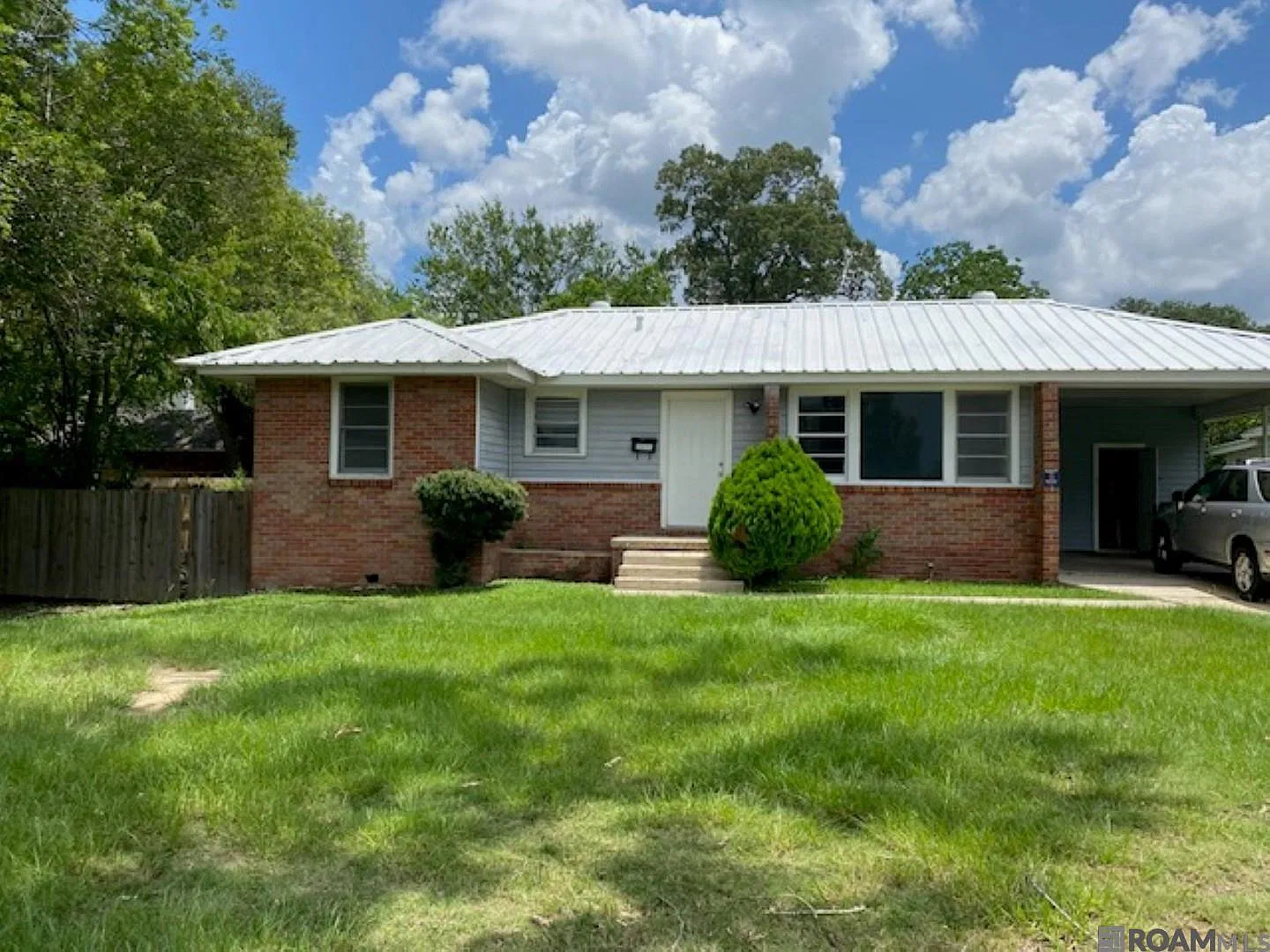 3 bed, 1700 sqft, $1,700 — Photo 2