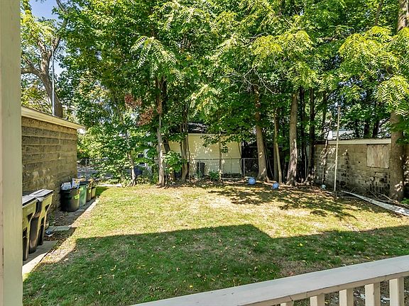 4th image of 134 Kenoza Ave