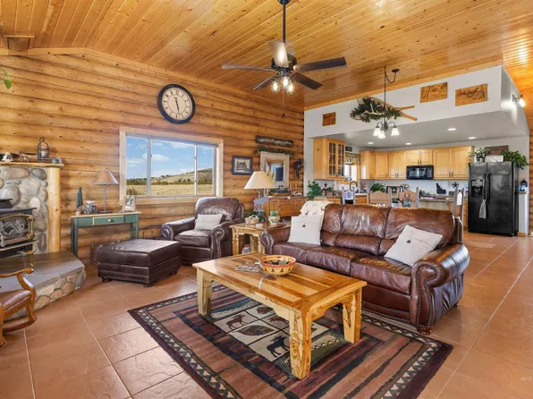 111 Deer Flats Ln, Grangeville, ID 83530