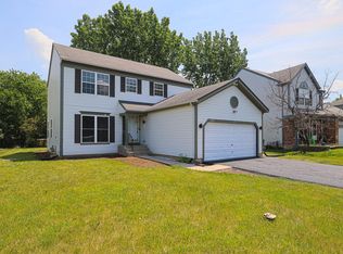 2301 N Harvest Hill Pl, Round Lake Beach, IL