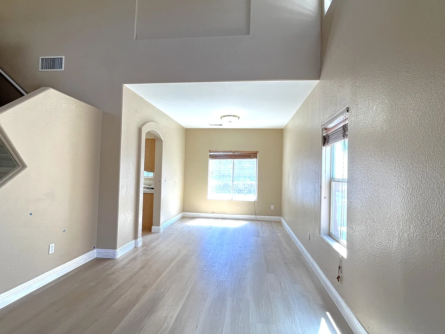 3 bed, 1879 sqft, $1,950 — Photo 2