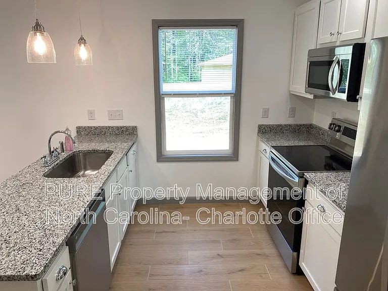 12025 Platon Ave — Photo 9