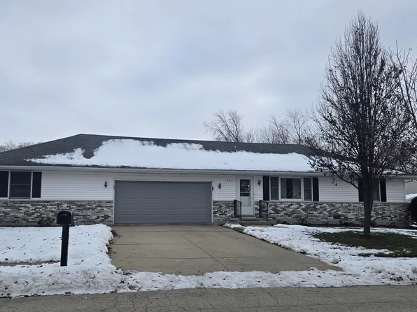 394 S Walnut St, Manteno, IL 60950