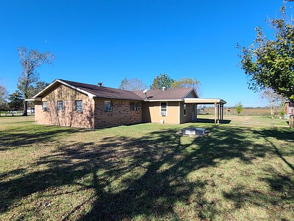 3rd image of 2100 Hillebrandt Acres