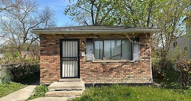 1st image of 62 W 103rd Pl