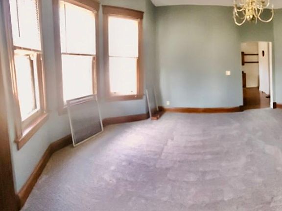 2nd image of 2252 Monroe Ave #2254