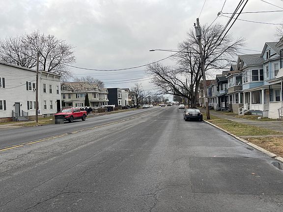 4th image of 529 Washington Ave