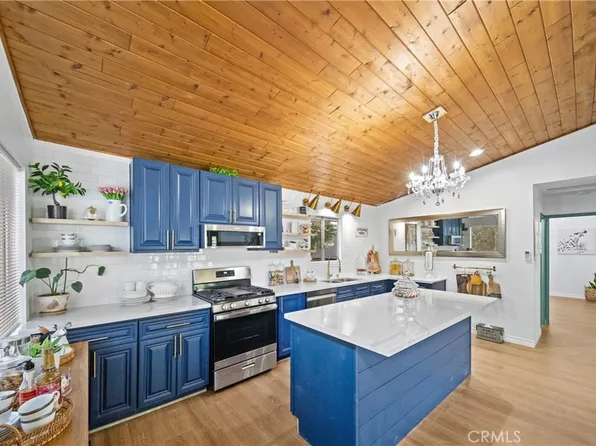 24288 Wabern Dr, Crestline, CA 92325