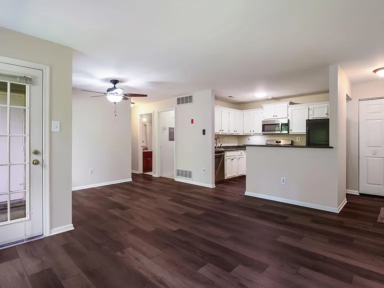 907 Diamond Dr — Photo 8