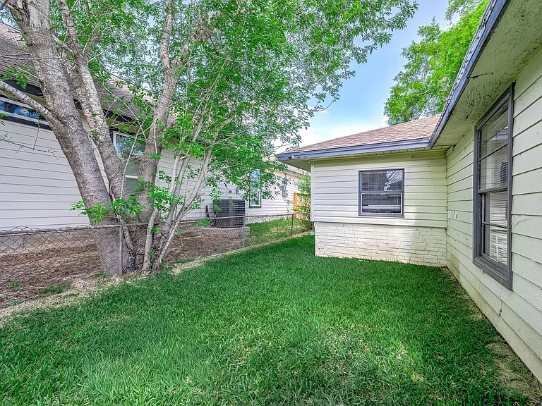 4356 Phlox St — Photo 47
