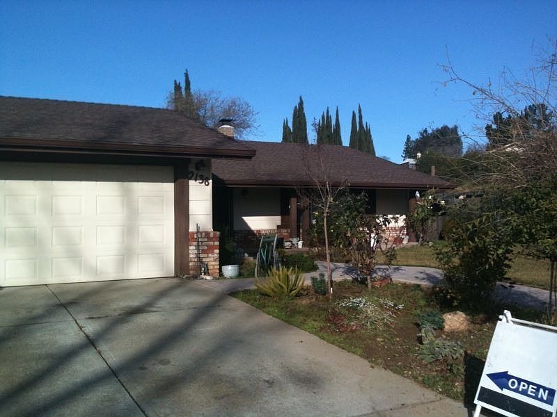 2nd image of 2138 Stonebridge Rd