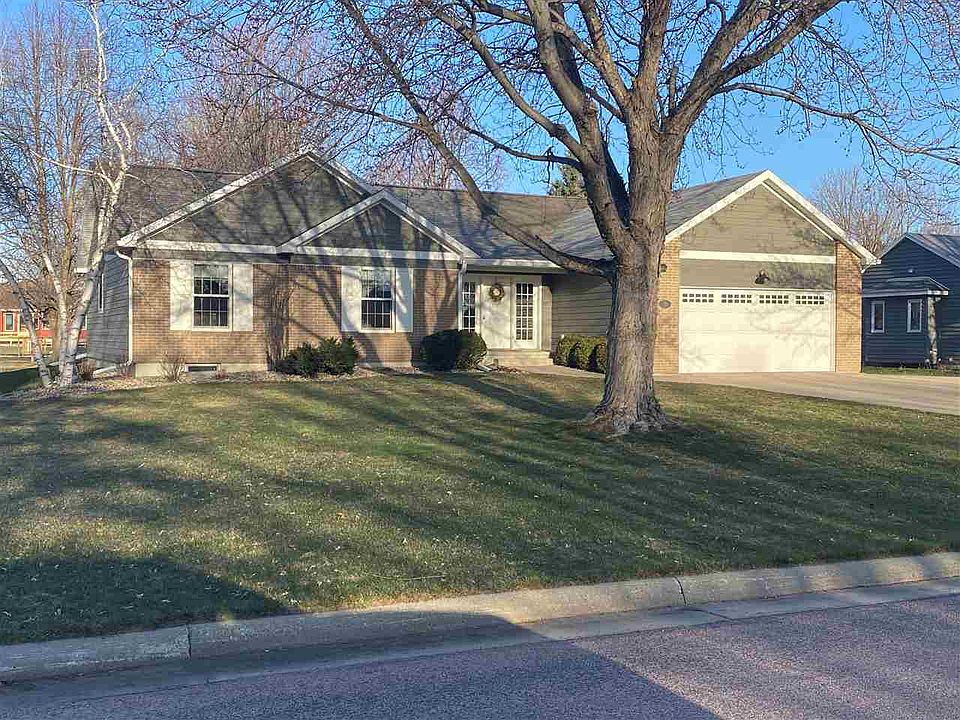 1st image of 31 Airport Dr