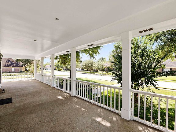 5th image of 432 Carmargue Ln