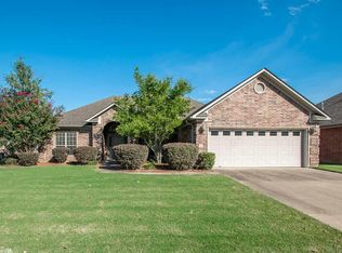 1310 Crosspoint Rd, Conway, AR 72034