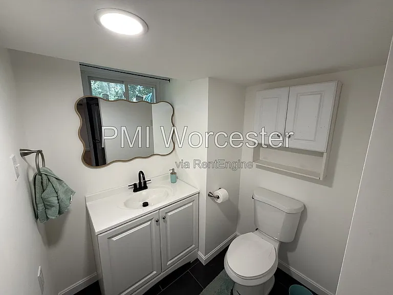122 Crescent St — Photo 8