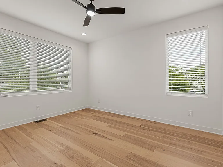 321 Douglas Ave — Photo 3