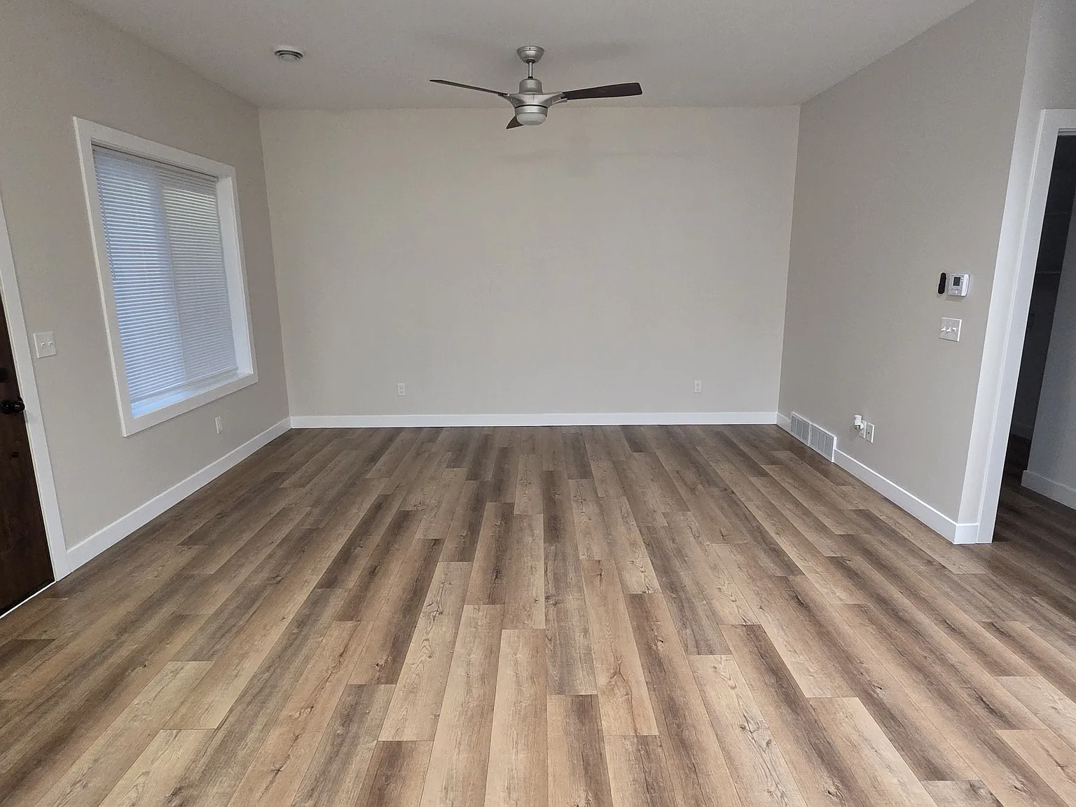 804 E North St — Photo 3
