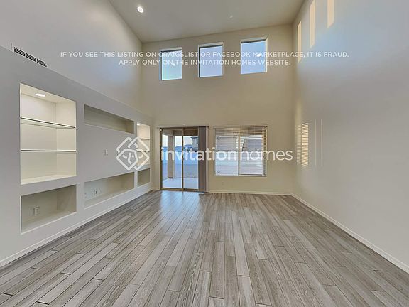 4th image of 2416 E Saint Catherine Ave