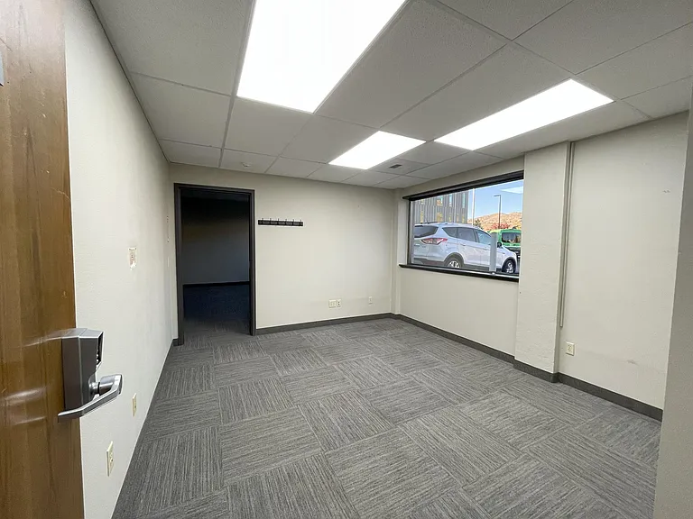217 E Woodin Ave #2-F — Photo 16