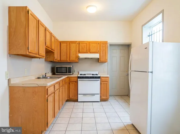 2142 N Carlisle St, Philadelphia, PA 19121