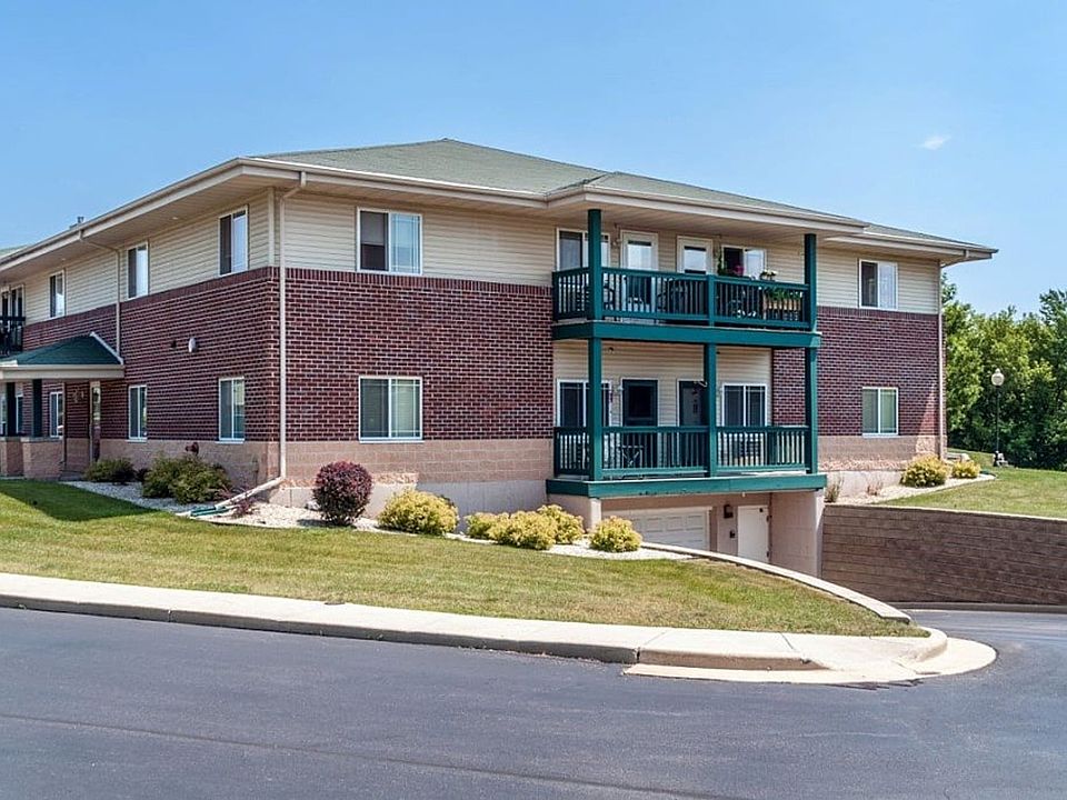 328 Prairie Meadows Apartments II W168N11328 Western Ave Germantown