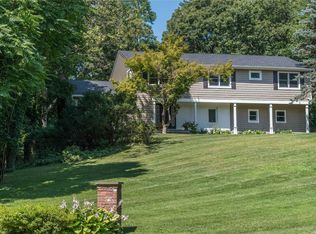 3 Lattington Ridge Ct, Locust Valley, NY 11560