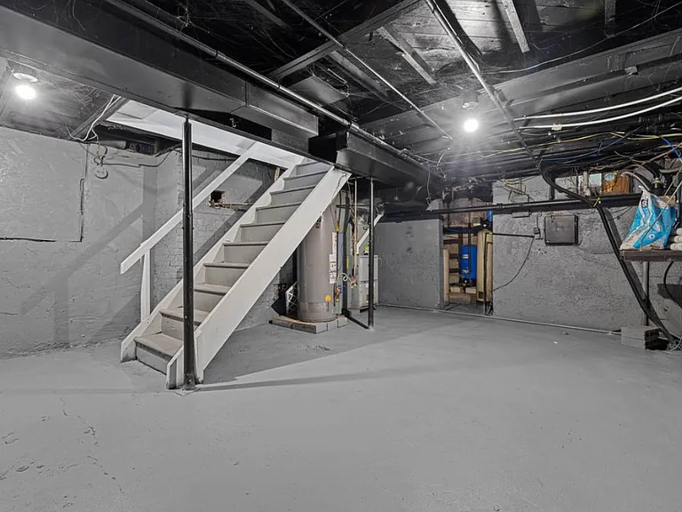4818 W Jefferson Blvd — Photo 14