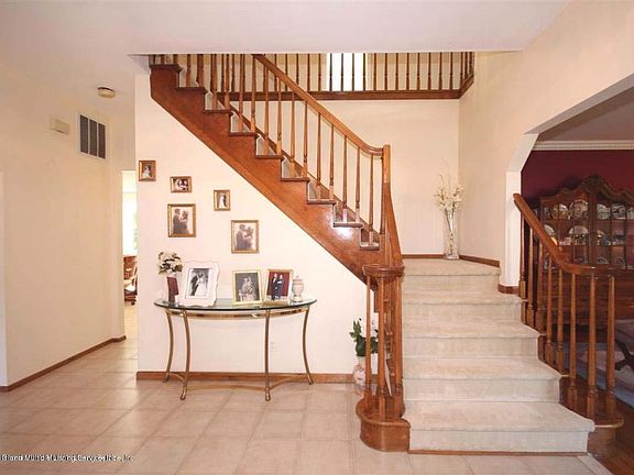2nd image of 82 Haywood St