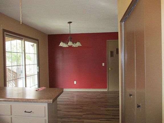 5th image of 618 Aqum Cir