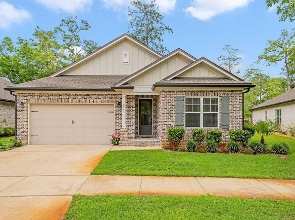 86 Oaktree Blvd, Freeport, FL 32439